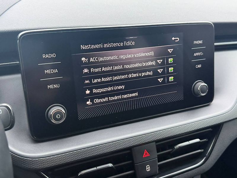 Škoda Kamiq Ambition 1,0 TSI 70 kW 5° MP - fotka 16 z 28