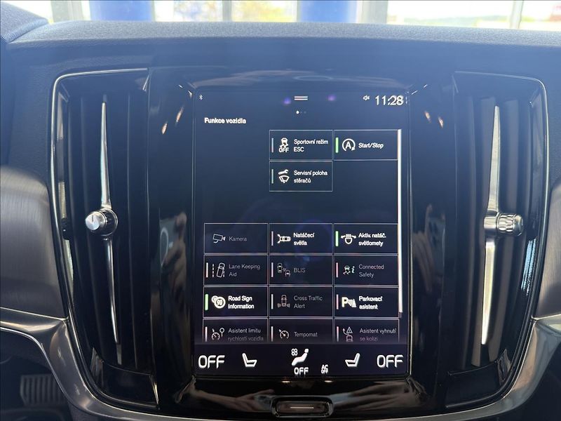 Volvo S90 2,0   173 kW,D5,4x4 - fotka 21 z 33