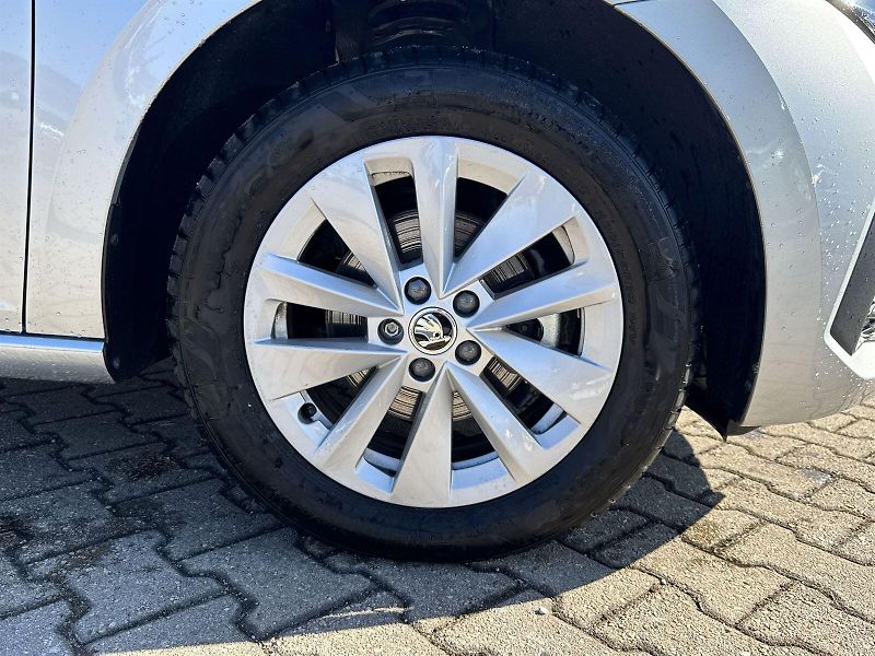 Škoda Scala (2024) 1.0 TSI DSG Selection - fotka 27 z 31