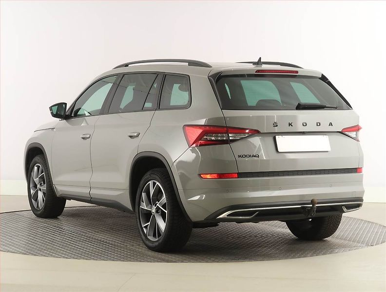 Škoda Kodiaq (2021) Sportline 1.5 TSI, digi klima - fotka 4 z 30