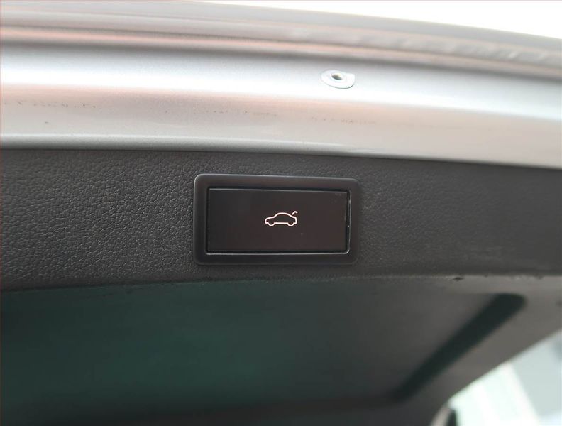 Škoda Octavia (2014) Ambition 2.0 TDI, Serv.kniha - fotka 16 z 19