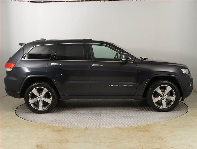 Jeep Grand Cherokee (2015) Overland 3.0 CRD, 4X4 - fotka 6 z 29