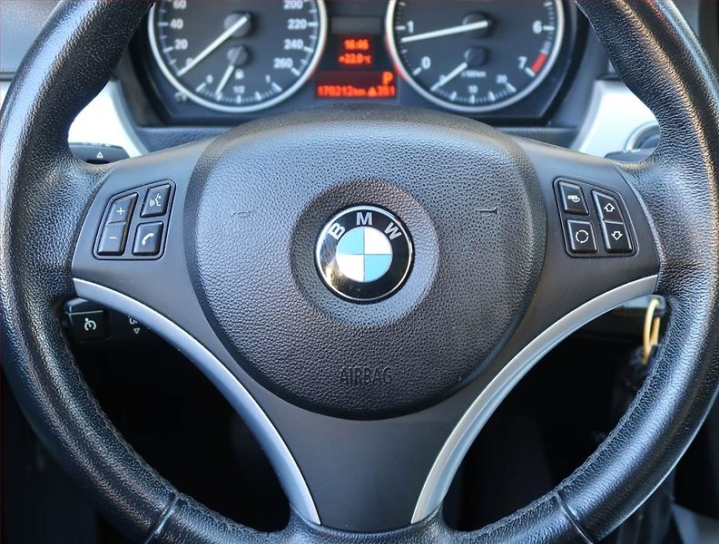 BMW Řada 3 (2011) 318 i, Automat, Navi, Xenony - fotka 18 z 23