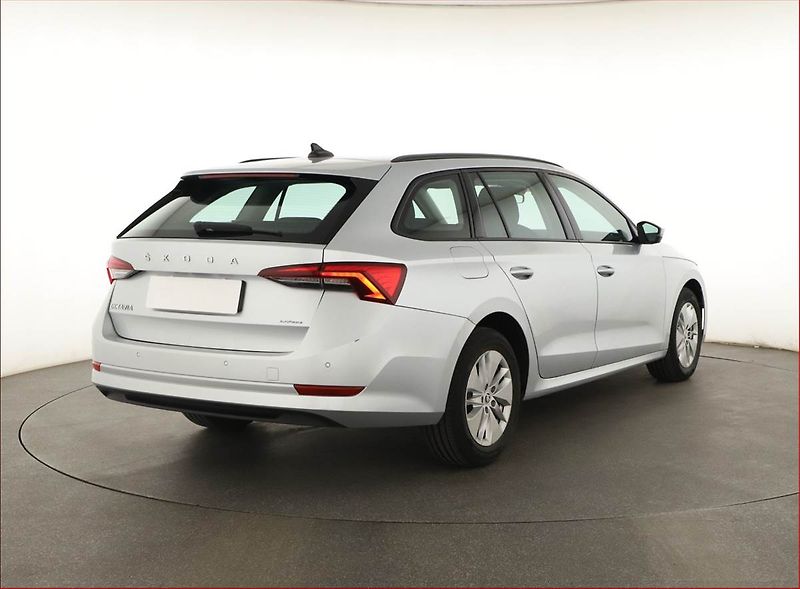Škoda Octavia (2021) 2.0 TDI, Tempomat - fotka 5 z 20