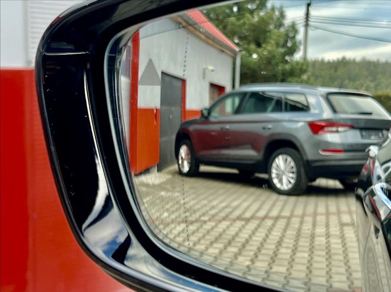 BMW Řada 7 3,0 730d xDrive záruka 2027 - fotka 60 z 61
