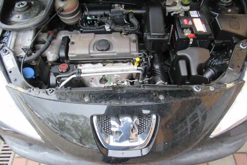 Peugeot 206 + 1.1i KLIMA - fotka 15 z 15