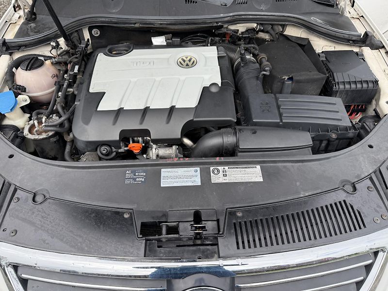 Volkswagen Passat 2,0TDI 4MOTION TAŽNÉ - fotka 21 z 21