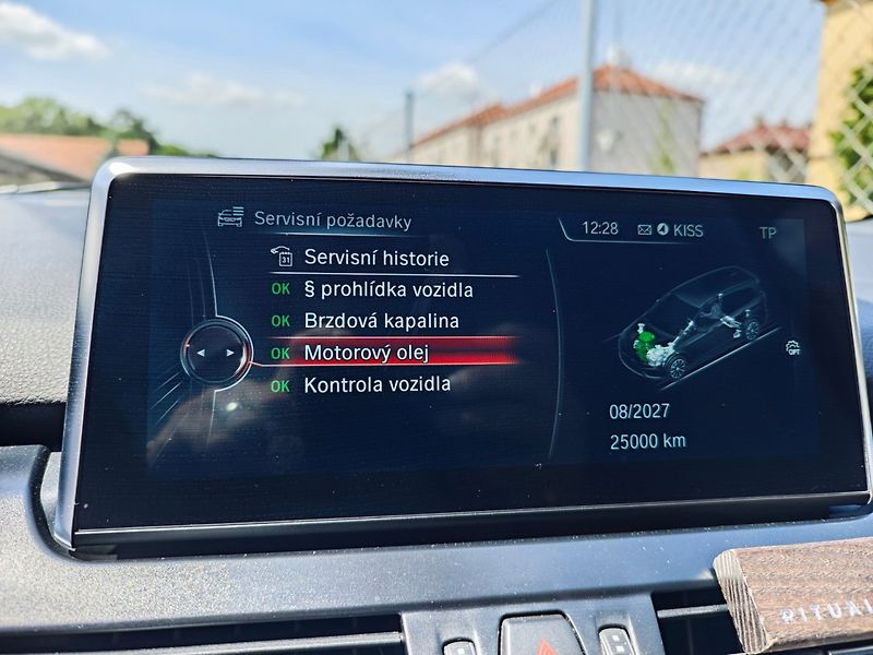 BMW Řada 2 (2016) 220D Grand Tourer M-paket - fotka 28 z 43
