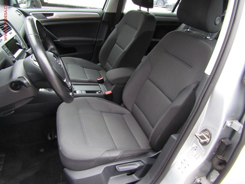 Volkswagen Golf (2015) 1.2 TSi, Comfortline - fotka 9 z 15