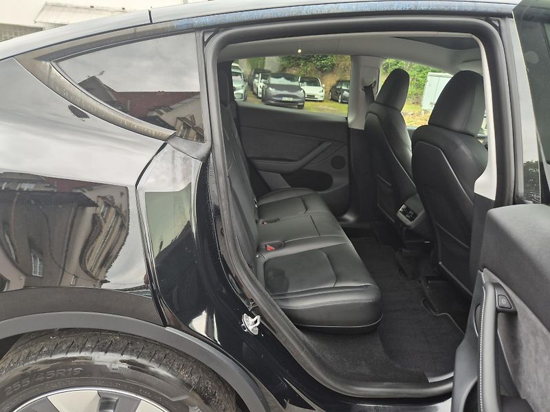 Tesla Model Y LONG RANGE DUAL MOTOR TZ 89 % - fotka 14 z 48