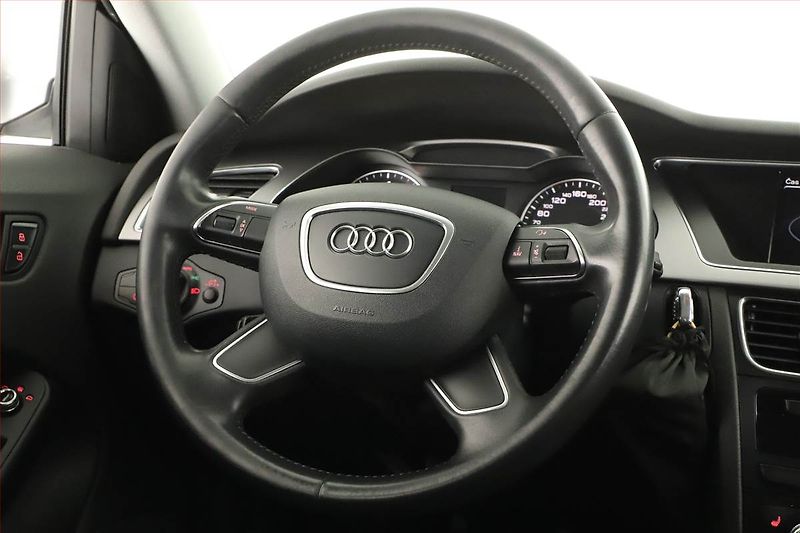 Audi A4 (2013) 2.0 TDI, Serv.kniha, Bi-Xenony - fotka 8 z 18