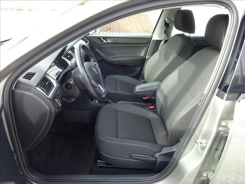 Škoda Rapid 1.2TSI 66kW - fotka 16 z 46