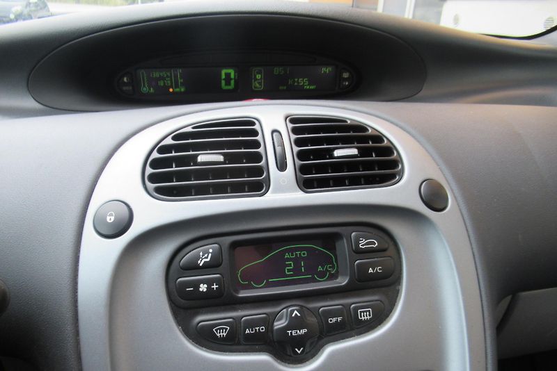 Citroën Xsara Picasso 1.6i 16V AUT.KLIMA TAŽNÉ - fotka 11 z 17