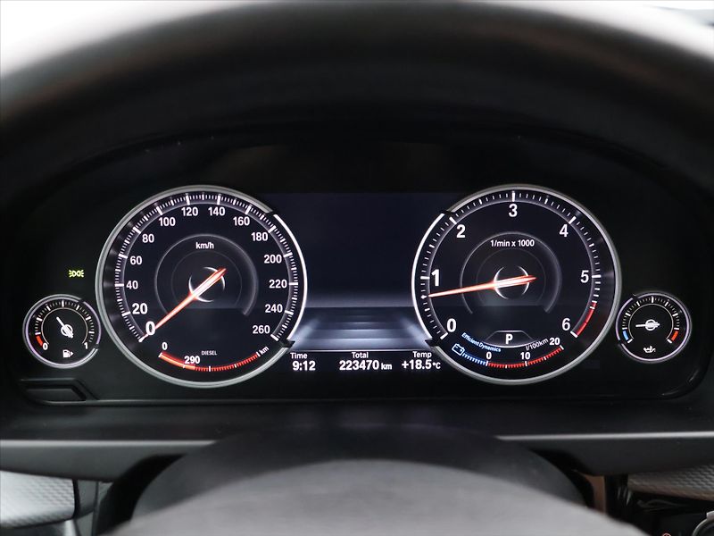 BMW X5 3,0 30d 190 kW CZ DPH xDrive - fotka 19 z 41