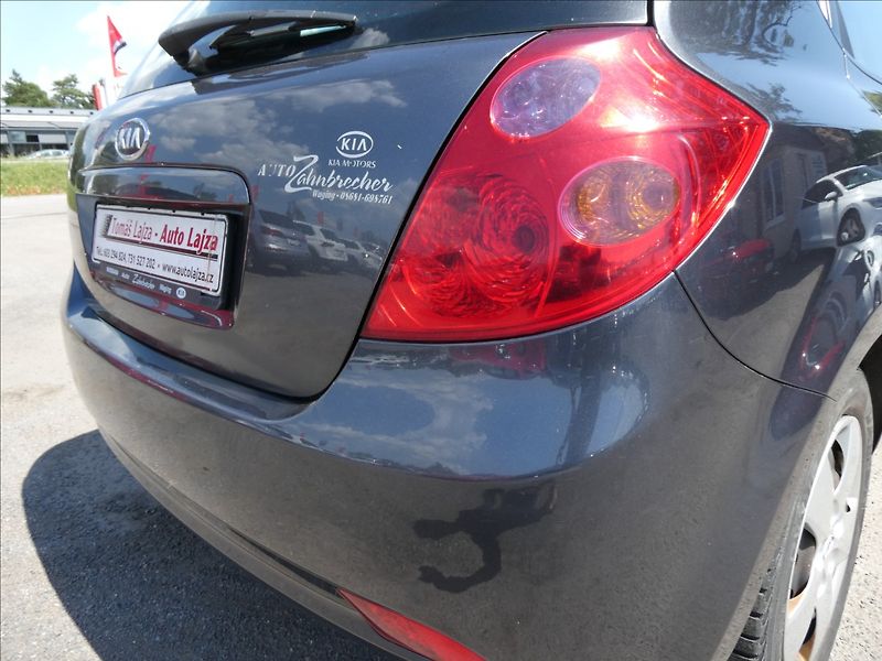 Kia Ceed 1,4 i 80kW klima, 1.majitel - fotka 9 z 32