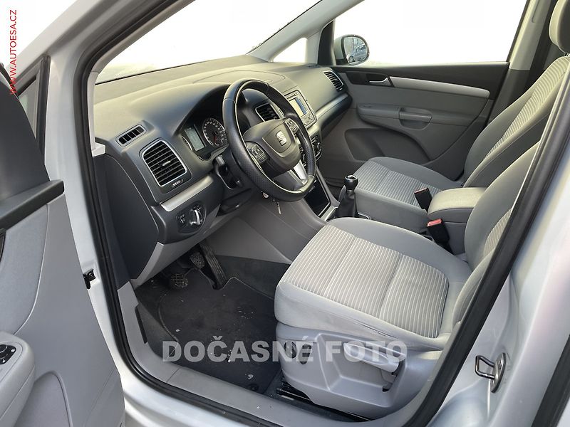 Seat Alhambra (2011) 2.0 TDi 4x4, Style, navi - fotka 9 z 19