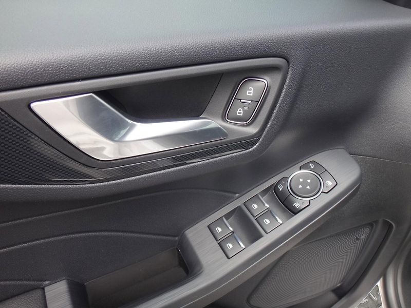 Ford Kuga (2022) ST-Line X, 1.5EcoBoost 110kW/1 - fotka 9 z 24