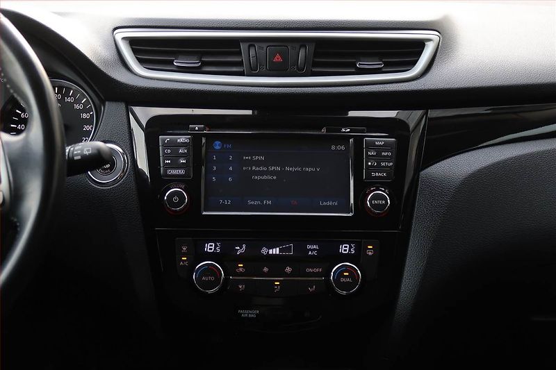 Nissan Qashqai (2015) 1.2 DIG-T, Navi, Tempomat - fotka 12 z 18