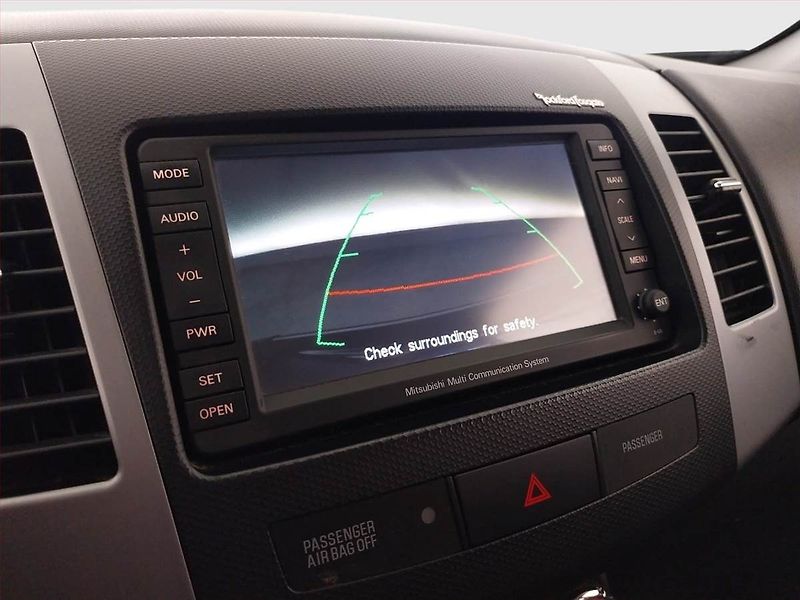 Mitsubishi Outlander (2011) 2.2 DI-D, 4X4, 7 míst - fotka 27 z 27