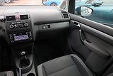 Volkswagen Touran (2011) 1.6 TDI, Tempomat - náhled 8