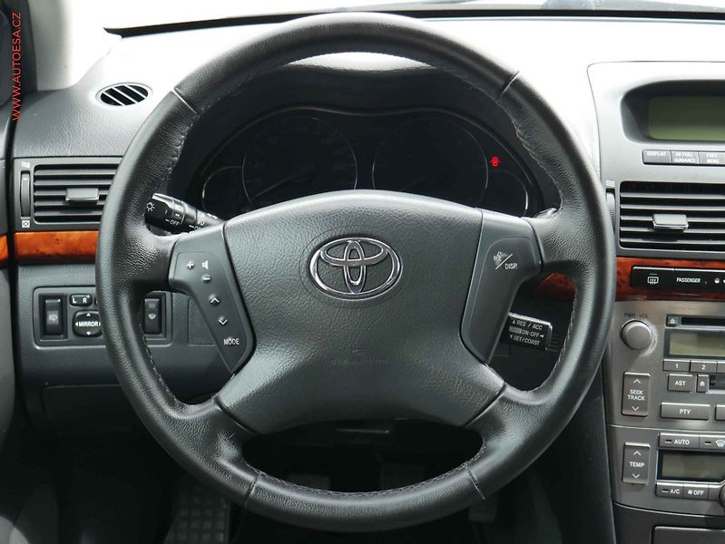 Toyota Avensis (2005) 2.2 D4D, ČR, AC, temp - fotka 16 z 19