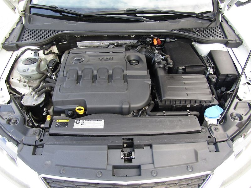 Seat Leon (2014) 16 TDI 77kW - fotka 35 z 35