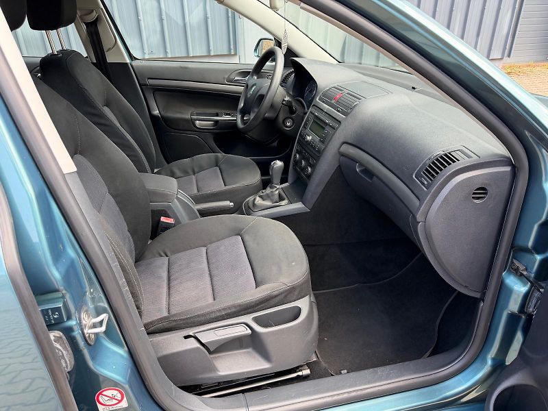 Škoda Octavia 1.9TDI 1.majitel / bez koroze - fotka 22 z 27