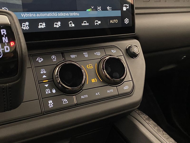 Land Rover Defender (2026) OCTA BLACK AWD AUT - fotka 39 z 82