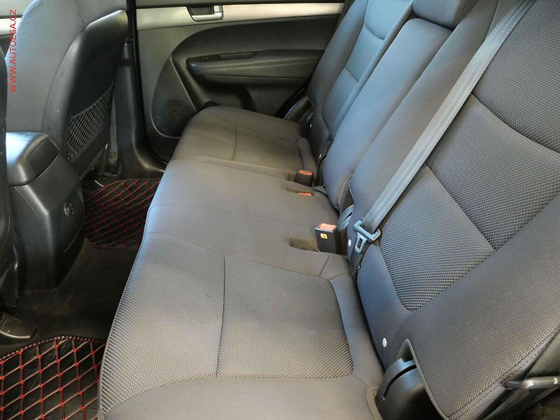 Kia Sorento (2010) 2.2CRDi 4x4, AC, temp - fotka 11 z 18