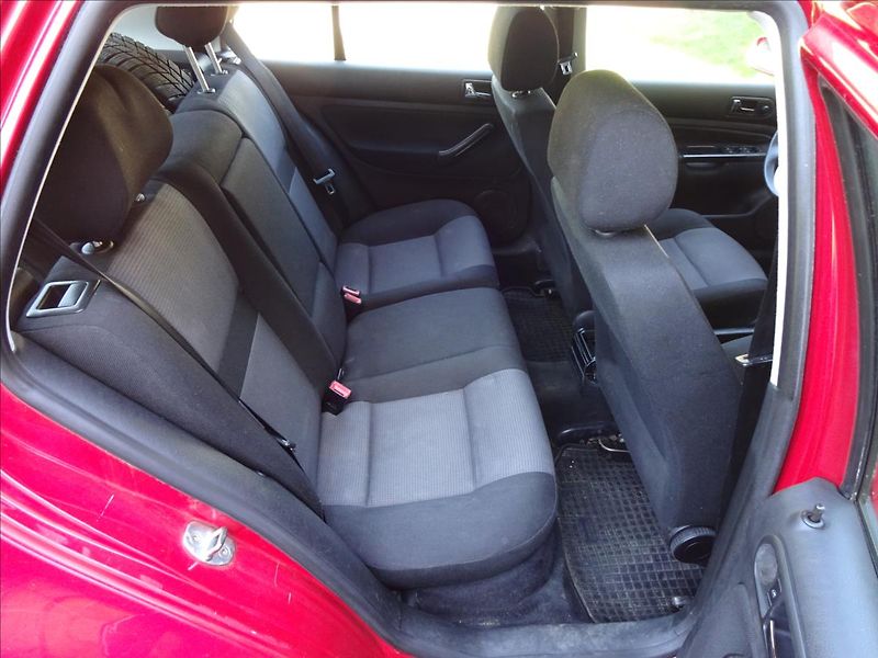 Volkswagen Golf IV 1,6i 77kW - fotka 31 z 44