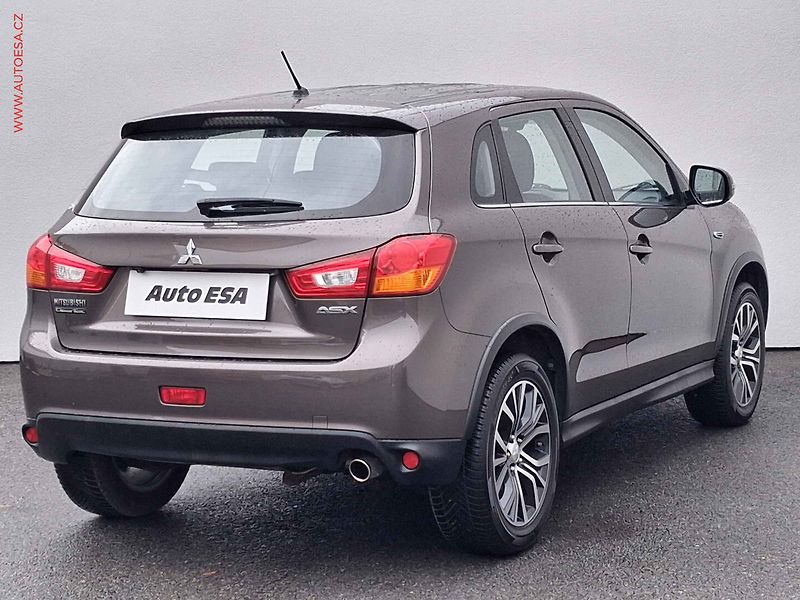 Mitsubishi ASX (2015) 1.6 MIVEC, Kamera, +kola - fotka 4 z 16