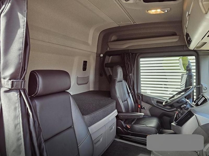 Scania (2024) R 560 8x4 tahač 180t EURO 6 - fotka 16 z 21