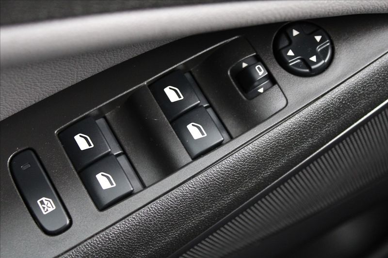 Opel Crossland X 1,2 T  NOVÉ V ČR,1.MAJITEL - fotka 21 z 39