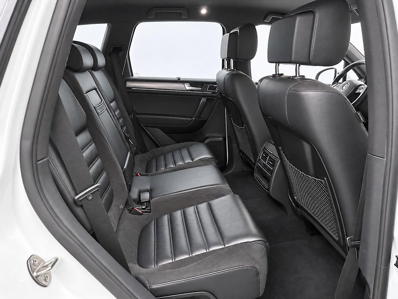 Volkswagen Touareg 3,0 TDI V6 193kW R-Line CZ - fotka 13 z 29