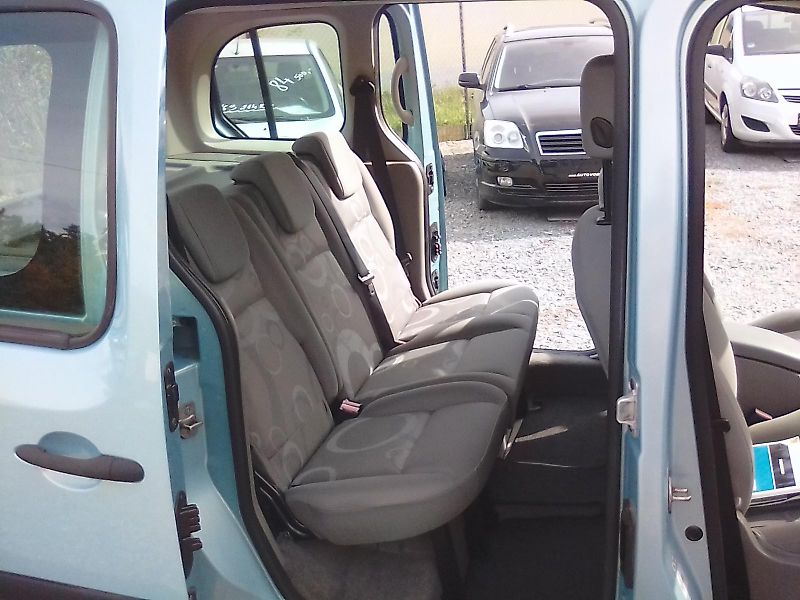 Renault Kangoo (2008) 1.6i 16V, závěs - fotka 22 z 33