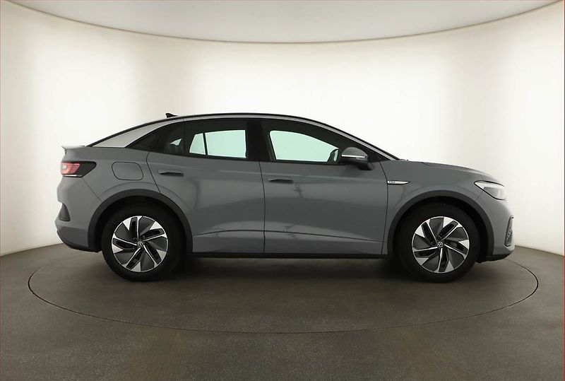 Volkswagen ID.5 (2023) Pro Perf. (82 kWh), SoH 93% - fotka 6 z 17
