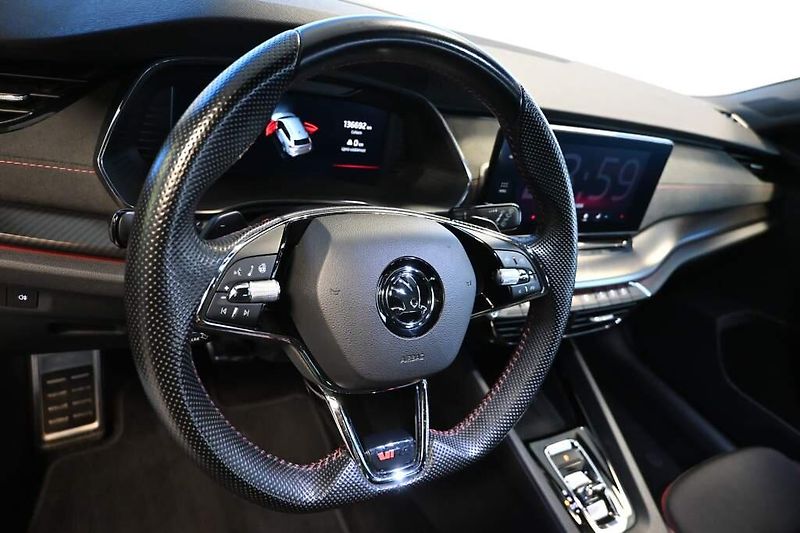 Škoda Octavia (2023) 2.0 RS DSG 147KW Matrix LED Vi - fotka 13 z 37