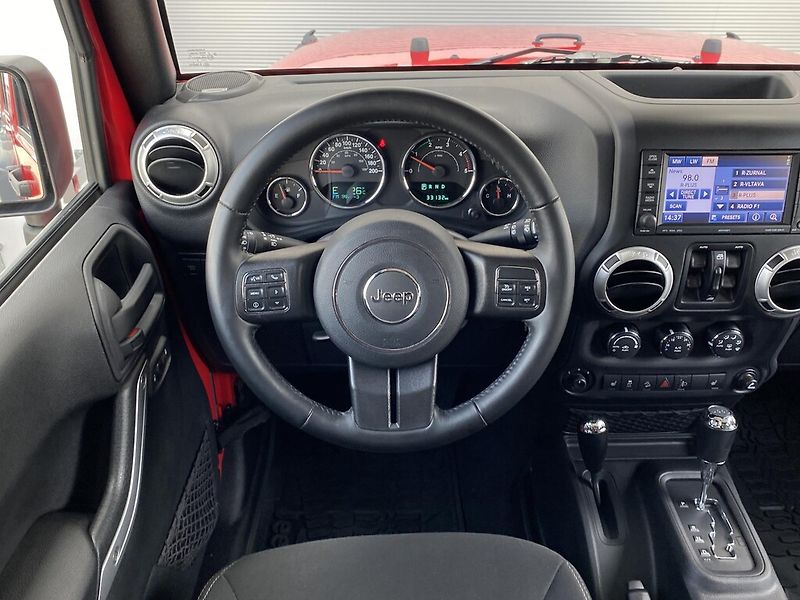 Jeep Wrangler Rubicon 2.8 CRDI 147 kW - fotka 8 z 25