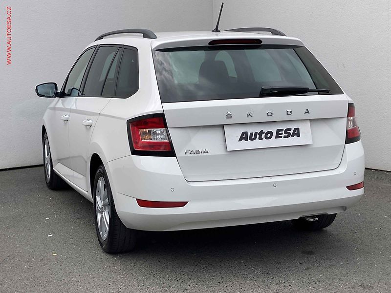 Škoda Fabia (2022) 1.0 TSi, 1.maj,ČR, Ambition - fotka 6 z 18