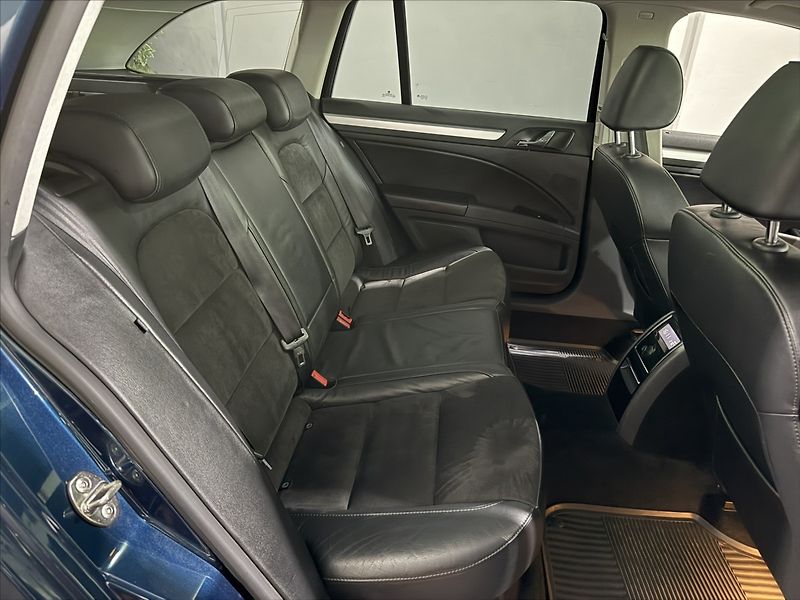 Škoda Superb 2,0   TSI DSG 147kW ELEG PANO - fotka 27 z 41