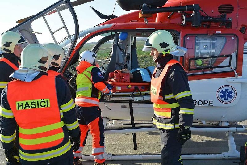 Cvičení, které mělo prověřit všechny složky Integrovaného záchranného systému při hromadné nehodě, se konalo ve středu dopoledne na nově postavené D1 u Přerova.