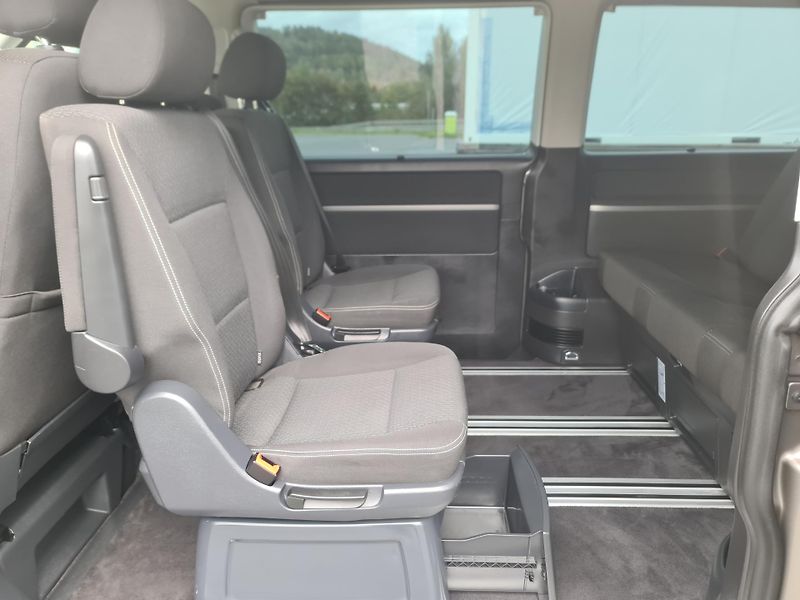 Volkswagen Transporter (2016) MULTIVAN 2.0TDi 110-KW OLOMOUC - fotka 42 z 103