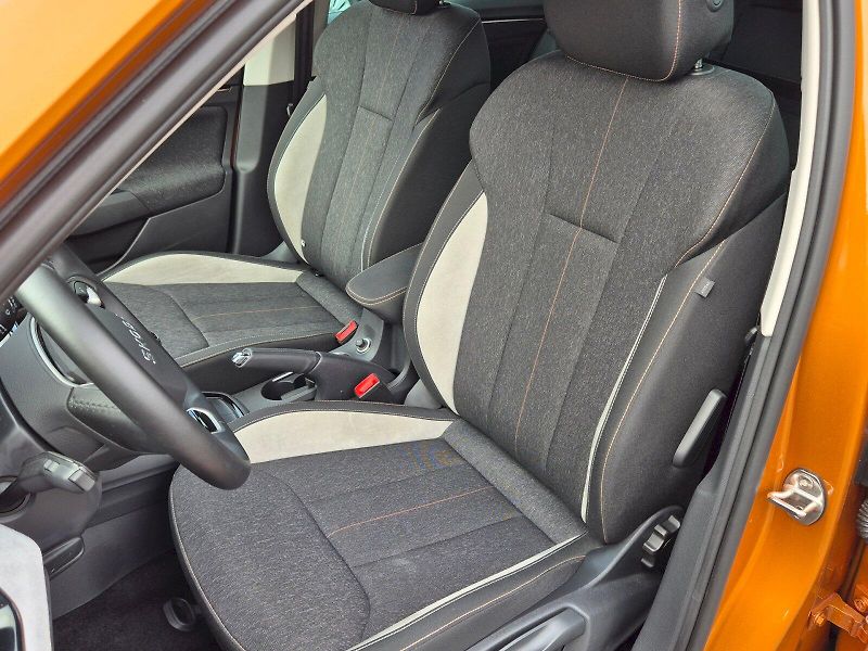 Škoda Kamiq (2025) Top Selection 1.5TSi 110kW 6°m - fotka 12 z 30