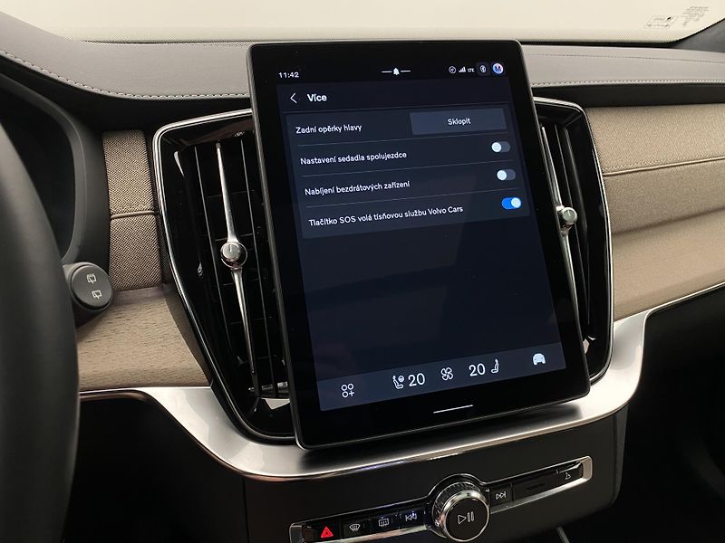 Volvo XC90 (2025) T8 AWD Plug-in DARK ULTRA - fotka 66 z 75