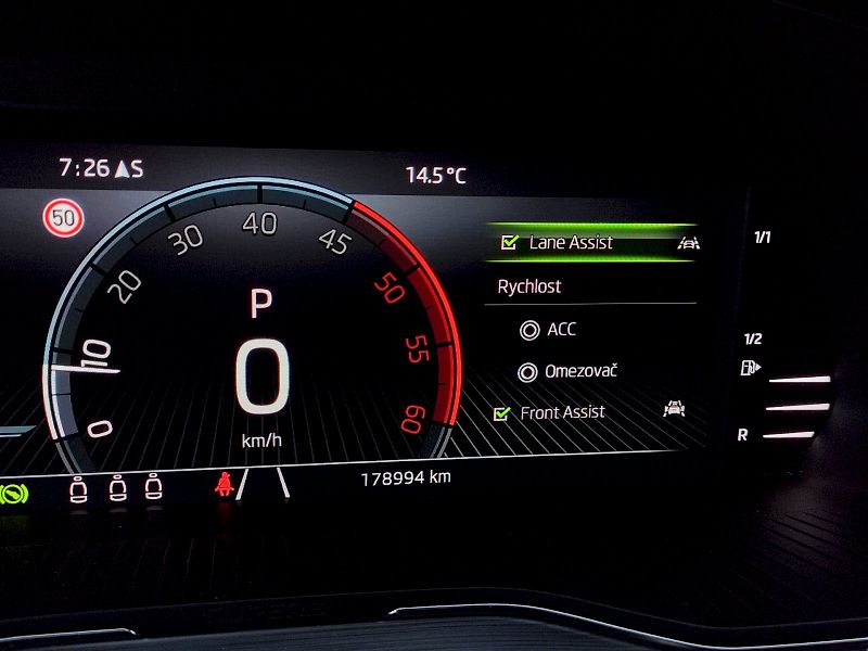 Škoda Superb (2023) Combi 2,0 Tdi 147 Kw DSG - fotka 8 z 38