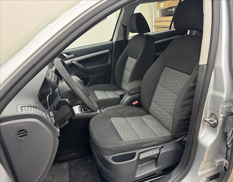 Škoda Octavia 1,6 TDi 77kW KLIMATIZACE SWING - fotka 20 z 24