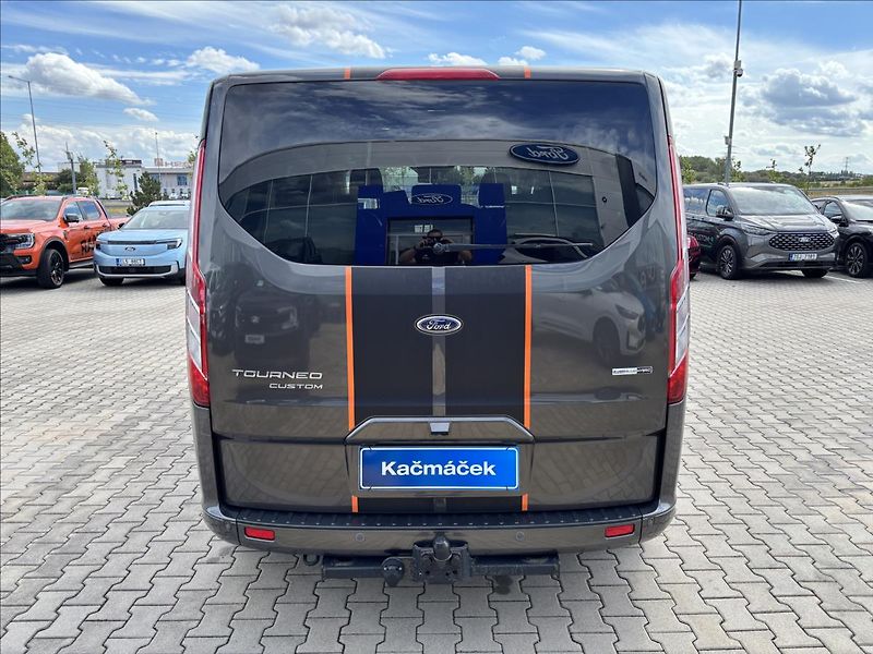 Ford Tourneo Custom 2,0 EcoBlue Titanium X 136kW - fotka 4 z 45