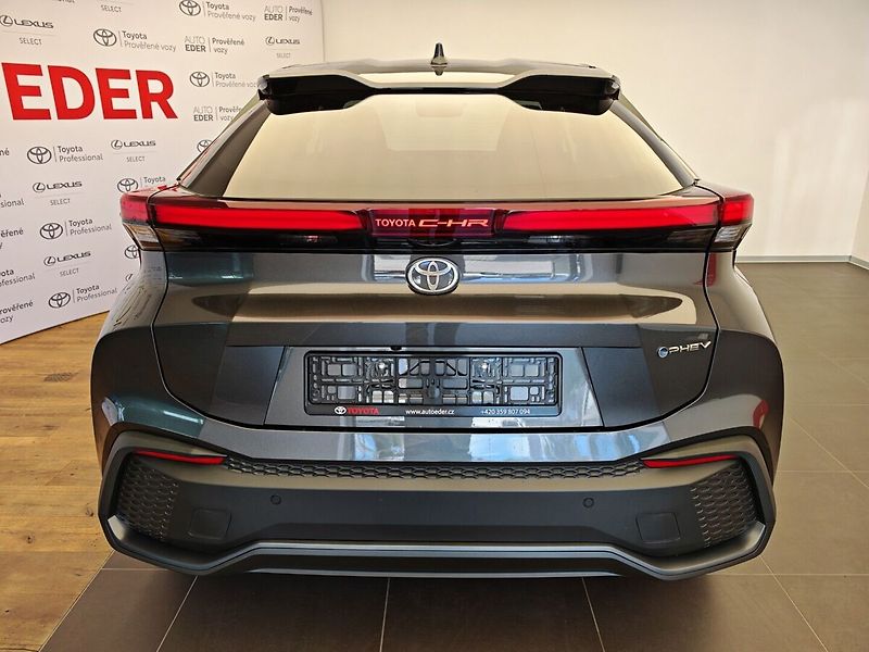 Toyota C-HR 2,0 Plug-in Hybrid Style - fotka 5 z 38