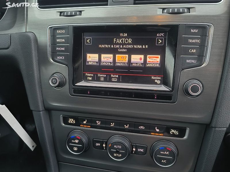 Volkswagen Golf 2.0TDI4X4,VÝBAVA,KRÁSNÝ,SERVIS - fotka 23 z 49