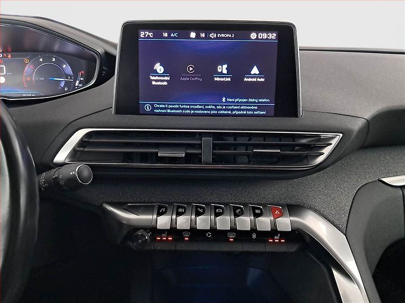 Peugeot 5008 (2018) 1.6 BlueHDi, Automat, 7 míst - fotka 12 z 20